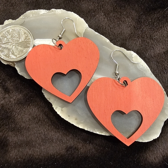 🌞2 for $20🌞 Laser-cut Heart Shaped Earrings - Picture 2 of 7